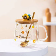 Adorable Bee-Themed Ceramic Cup with Lid – 400ml Whimsical Coffee & Tea Mug for Breakfast and Celebrations - Très Elite