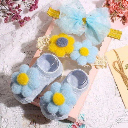 Adorable Polka Dot Bowknot Headband and Lace Flower Socks Ensemble for Stylish Little Ones - Très Elite