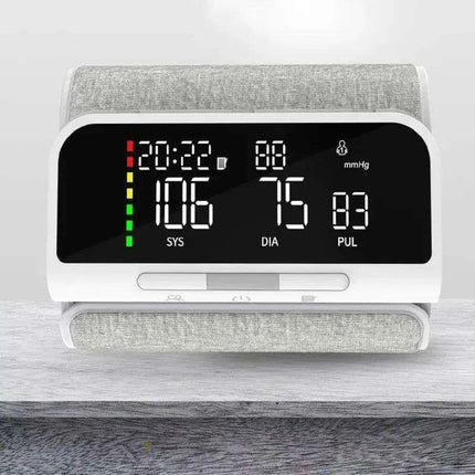 Advanced USB Blood Pressure Monitor with Display for Simplified Health Tracking - Très Elite