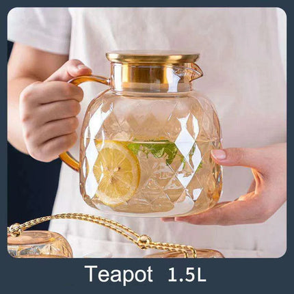 Amber Elegance: Stunning Glass Teapot with Yixing Clay Kettle and Built-in Strainer - Très Elite