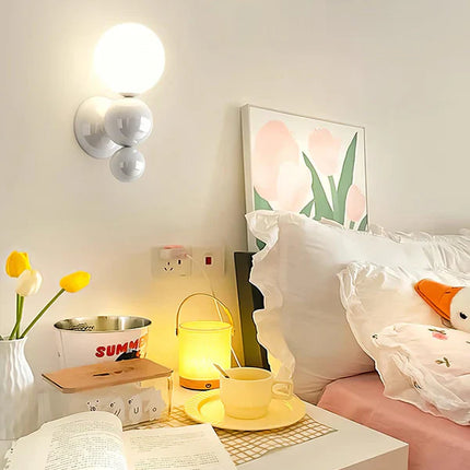 Amigo Wall Lamp