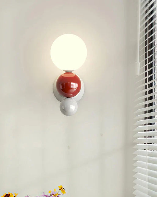 Amigo Wall Lamp