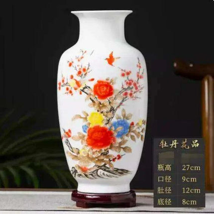 Antique Chinese Ceramic Vase with Intricate Animal Motif - Timeless Charm..