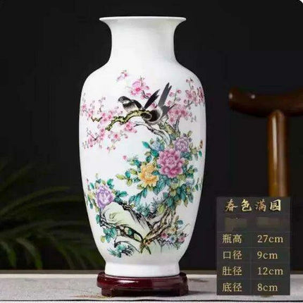 Antique Chinese Ceramic Vase with Intricate Animal Motif - Timeless Charm - Très Elite