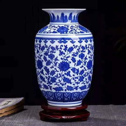 Antique Chinese Ceramic Vase with Intricate Animal Motif - Timeless Charm..