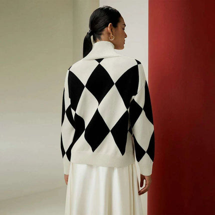 Argyle Patterned Merino Wool Turtleneck Sweater - Women's Preppy Winter Essential - Très Elite
