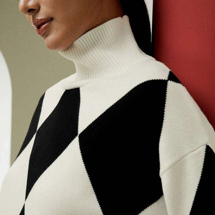 Argyle Patterned Merino Wool Turtleneck Sweater - Women's Preppy Winter Essential - Très Elite