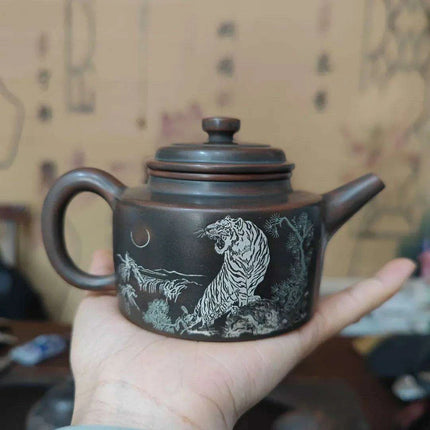 Artisan 200ml Qinzhou Nixing Clay Teapot Set for Puerh and Tea Lovers - Très Elite