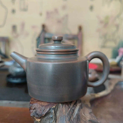Artisan 200ml Qinzhou Nixing Clay Teapot Set for Puerh and Tea Lovers - Très Elite