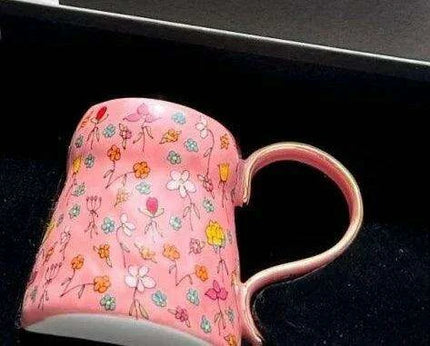 Artisan Crafted Porcelain Mugs - A Thoughtful Gift for Beloved Friends - Très Elite