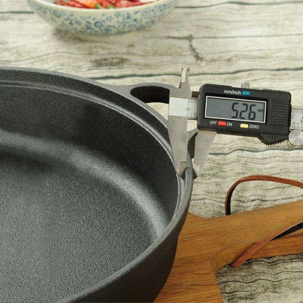 Artisan Double Handle Cast Iron Wok Pan for Versatile Cooking - Très Elite