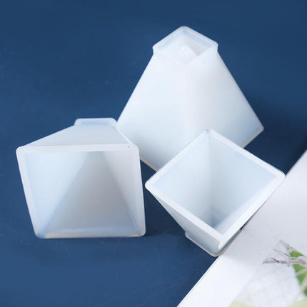 Artisan Pyramid Candle Crafting Set - DIY Aromatherapy Resin Candle Kit - Très Elite
