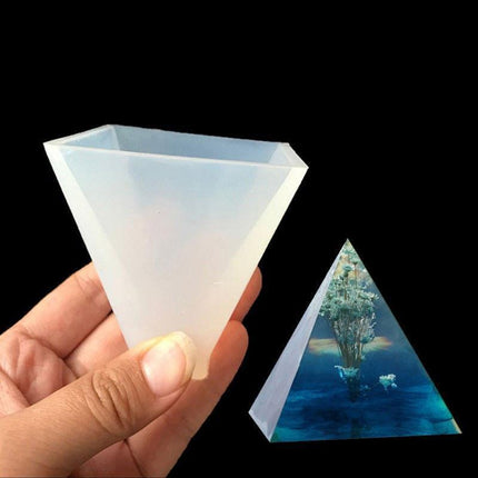 Artisan Pyramid Candle Crafting Set - DIY Aromatherapy Resin Candle Kit - Très Elite