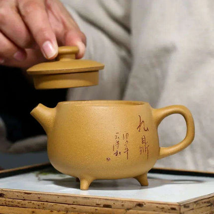 Artisan Yixing Purple Clay 200ml Teapot - A Collector's Essential for Tea Enthusiasts - Très Elite