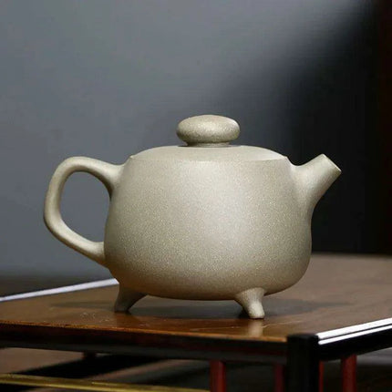 Artisan Yixing Purple Clay 200ml Teapot - A Collector's Essential for Tea Enthusiasts - Très Elite