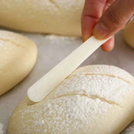 Artisanal Baguette Knife Set with Carbon Steel Blade and Comfortable Ergonomic Handle - Perfect for Precision Pastry Slicing - Très Elite