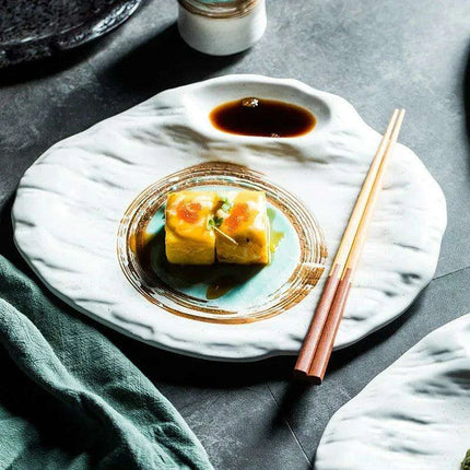 Artisanal Japanese Ceramic Plate for Elegant Dining Experiences - Très Elite