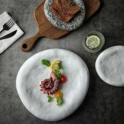 Artistic Japanese Ceramic Plate Set for Sophisticated Dining Moments - Très Elite
