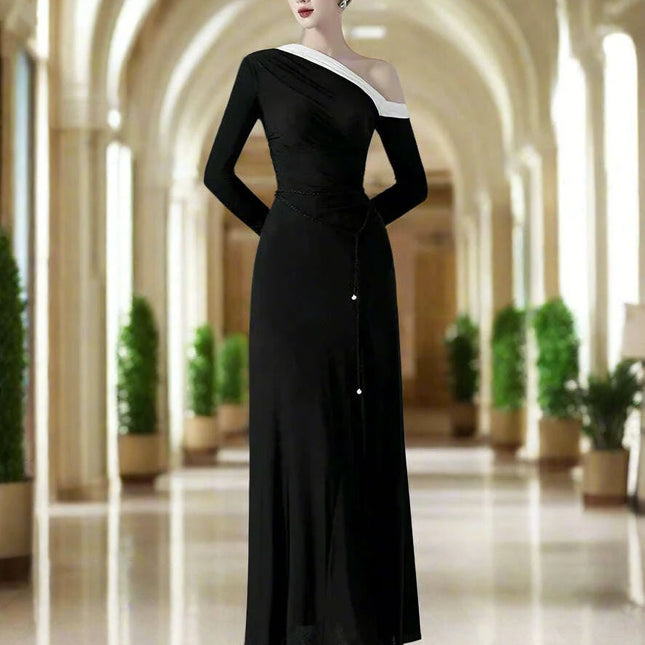 Autumn Dress with Distinctive Diagonal Collar and Lace-up