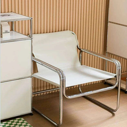 Bauhaus Luxe Leather Lounge Chair - A Fusion of Style and Comfort - Très Elite