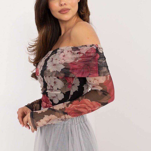 Blouse Model 202521 Elegant Fitted Spanish Neckline