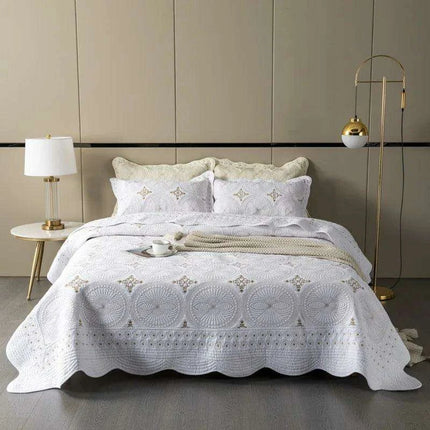 Bohemian Circle Embroidered Quilted Bedding Set with Pillow Shams - 3-Piece Beige & White Cotton Coverlet for Queen/King Size - Très Elite