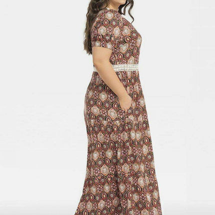Bohemian Elegance: Curvy Flora Lace Viscose Dress for Summer Adventures - Très Elite