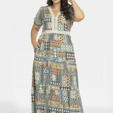 Bohemian Elegance: Curvy Flora Lace Viscose Dress for Summer Adventures