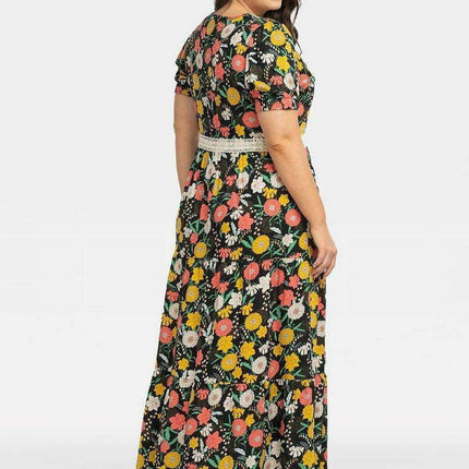 Bohemian Elegance: Curvy Flora Lace Viscose Dress for Summer Adventures - Très Elite