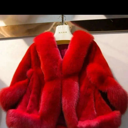 Bohemian Elegance Faux Fur Poncho - Cozy Winter Cape - Très Elite
