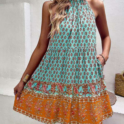 Boho Chic Halterneck Summer Dress in Vibrant Paisley Print - Très Elite