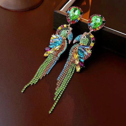 Bold Vintage-Inspired Tassel Earrings - A Must-Have Statement Piece for Fashion Enthusiasts - Très Elite