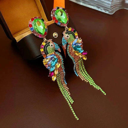 Bold Vintage-Inspired Tassel Earrings - A Must-Have Statement Piece for Fashion Enthusiasts - Très Elite
