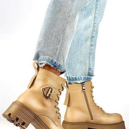 Boots model 200262 - Très Elite