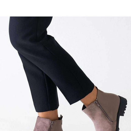 Boots model 204572 - Très Elite