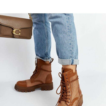 Boots model 204582 - Très Elite