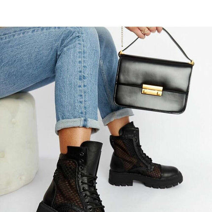 Boots model 204582 - Très Elite