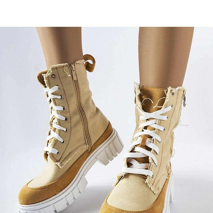 Boots model 204831 - Très Elite