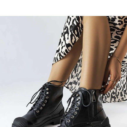 Boots model 204842 - Très Elite