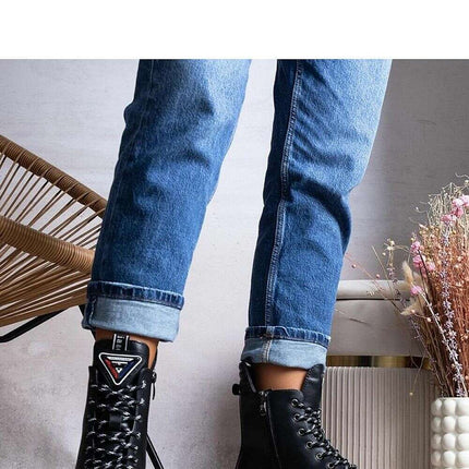 Boots model 204854 - Très Elite