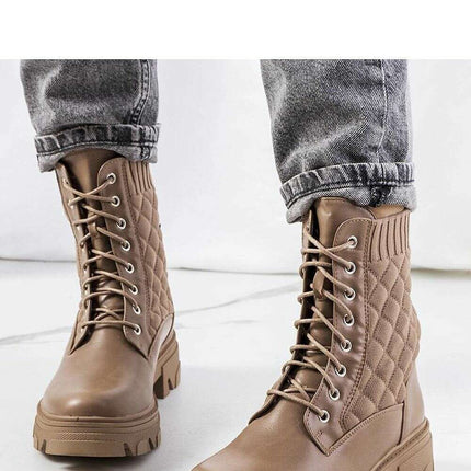 Boots model 204858 - Très Elite