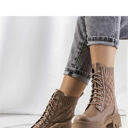 Boots model 204858 - Très Elite