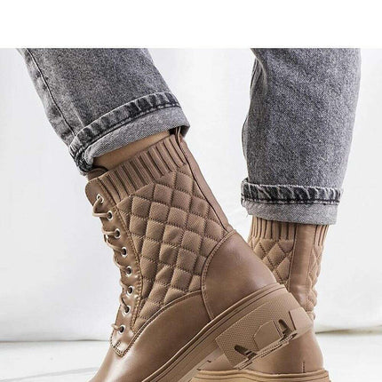 Boots model 204858 - Très Elite