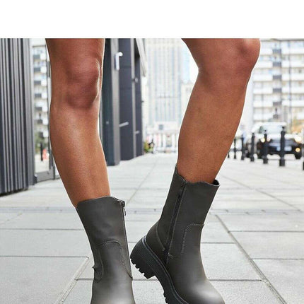Boots model 205858 - Très Elite