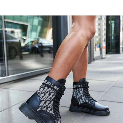 Boots model 206531 - Très Elite