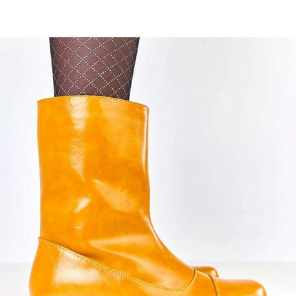 Boots model 219424 - Très Elite