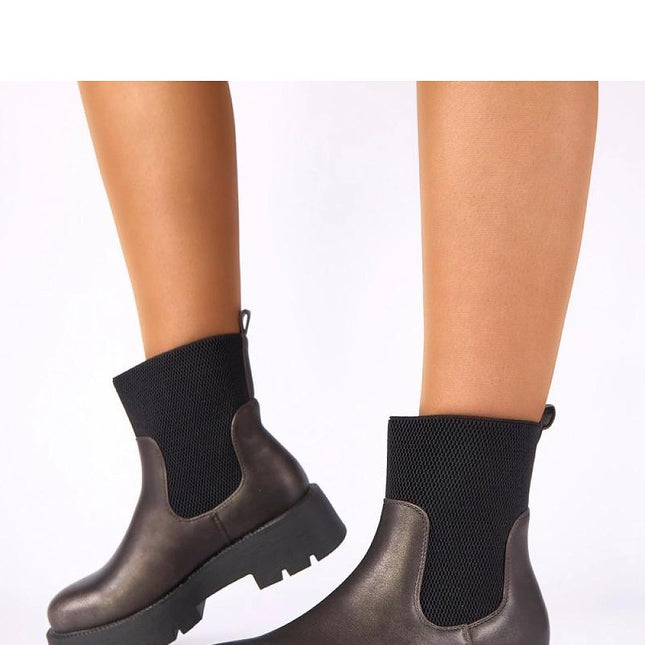 Boots model 222343 - Très Elite