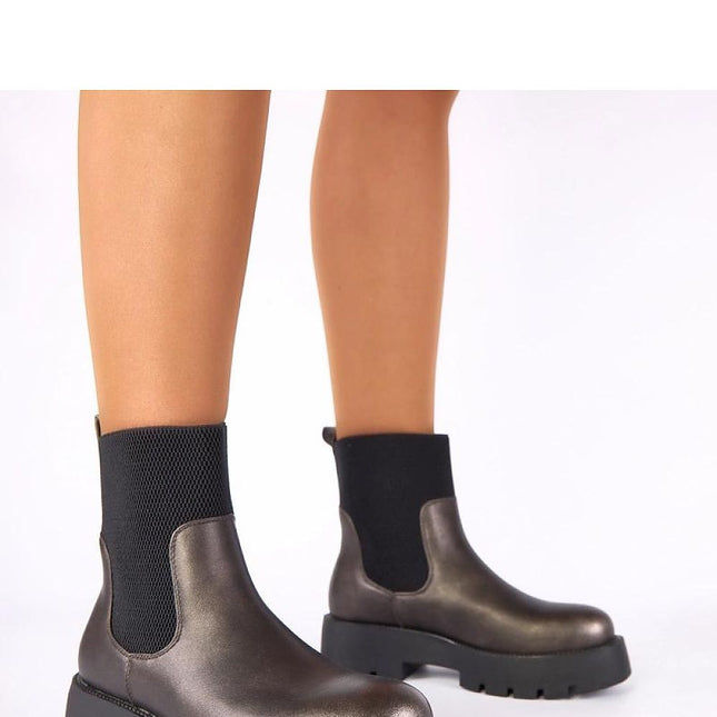 Boots model 222343 - Très Elite