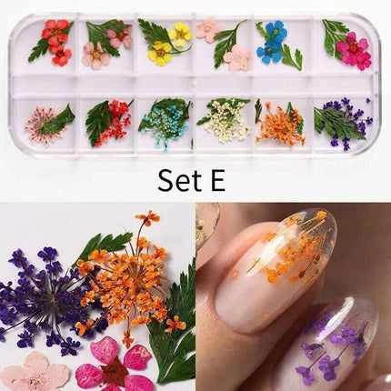 Botanical Beauty Nail Art Set with Dried Floral Accents and Sparkling Rhinestones- Très Elite- Très Elite
