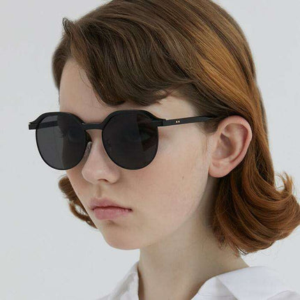 Brilliance Boost Sunglasses - Aubrey-OB211-Black: Fashionable Shades with UV Protection - Très Elite